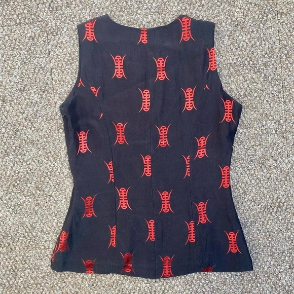 Y2k vintage brocade tank top with with Chinese-character-like motifs - Picture 2 of 4